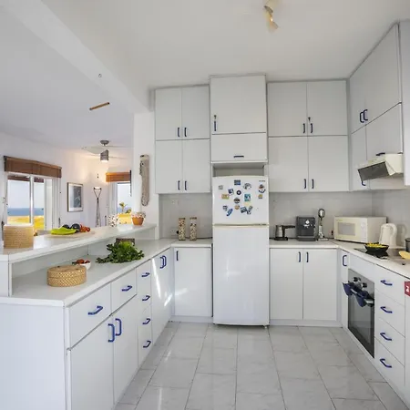 Your Beautiful Holiday With Majestic Sea Views, 1495 * بروتاراس