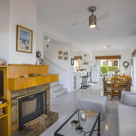 Your Beautiful Holiday With Majestic Sea Views, 1495 Вилла Протарас